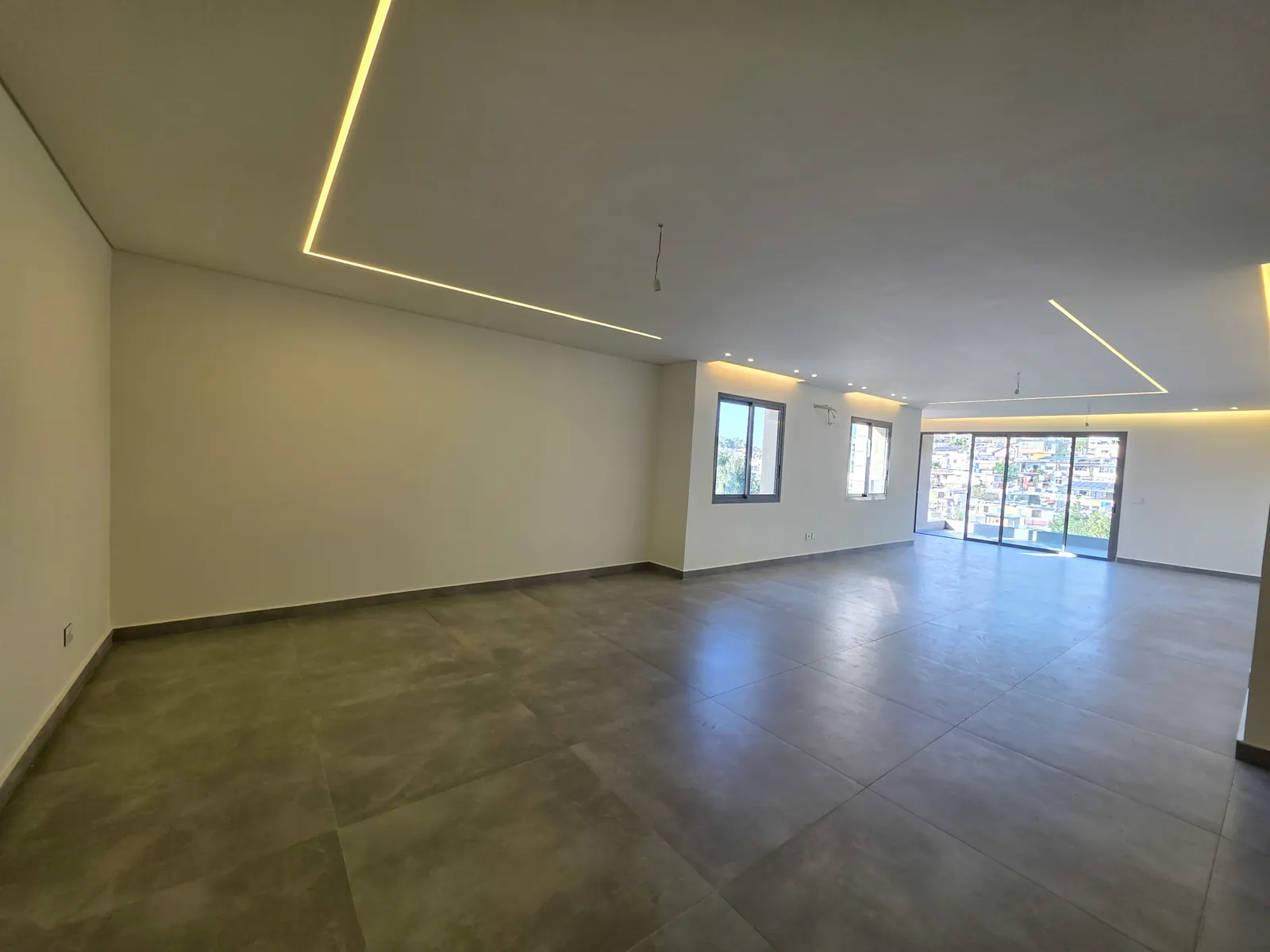 Fully Decorated Brand-New Apartment in Dbayeh, Metn — photo 2