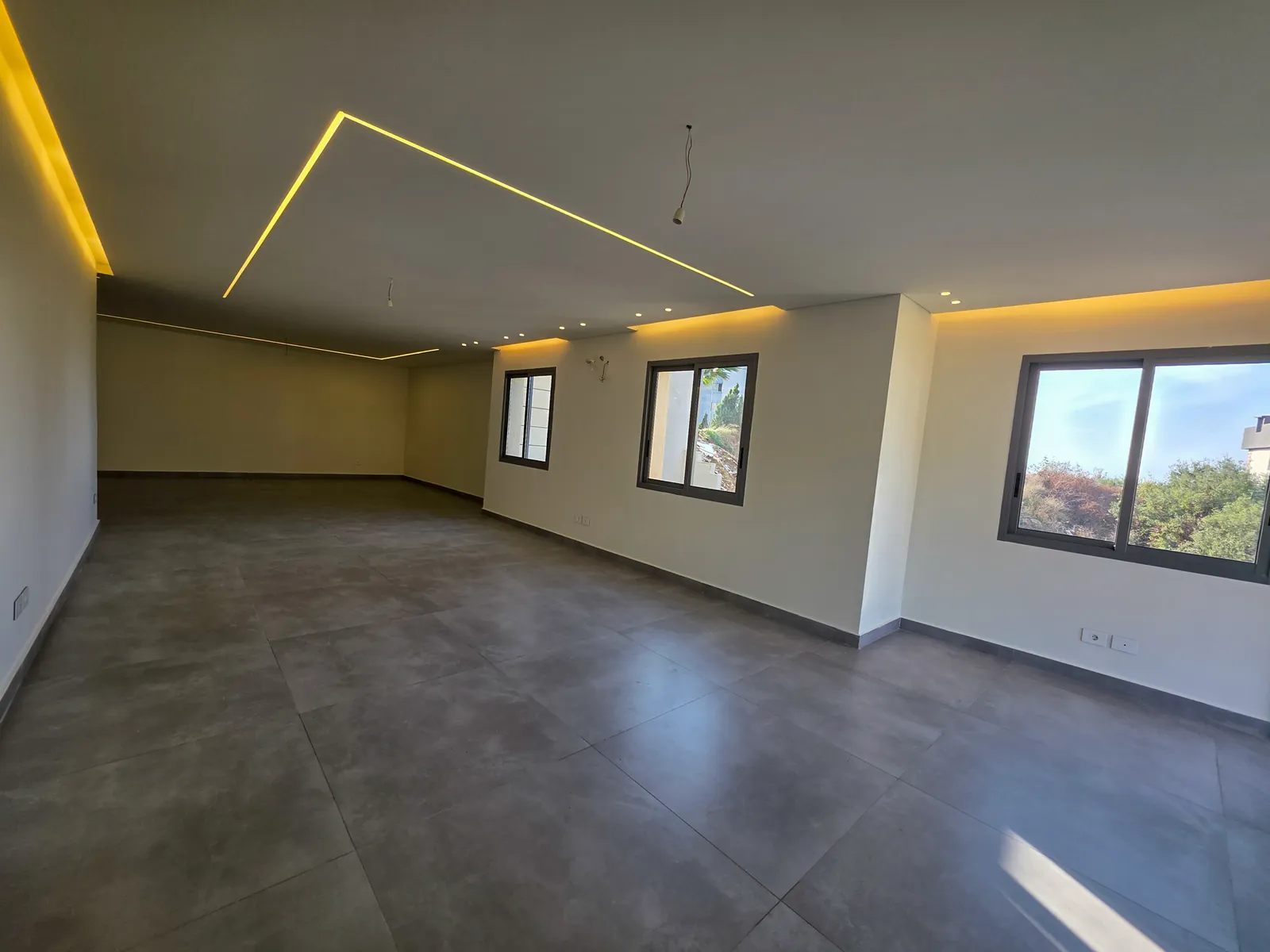 Fully Decorated Brand-New Apartment in Dbayeh, Metn — photo 3