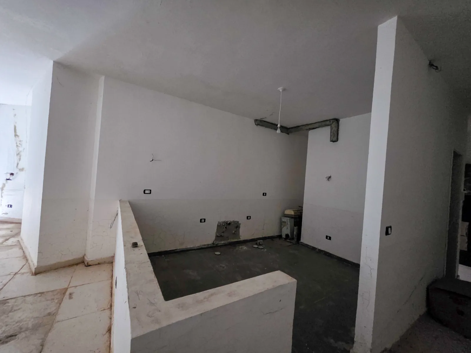 Brand New 3 Bedroom Apartment in Qornet El Hamra, Metn + Terrace — الصورة 3
