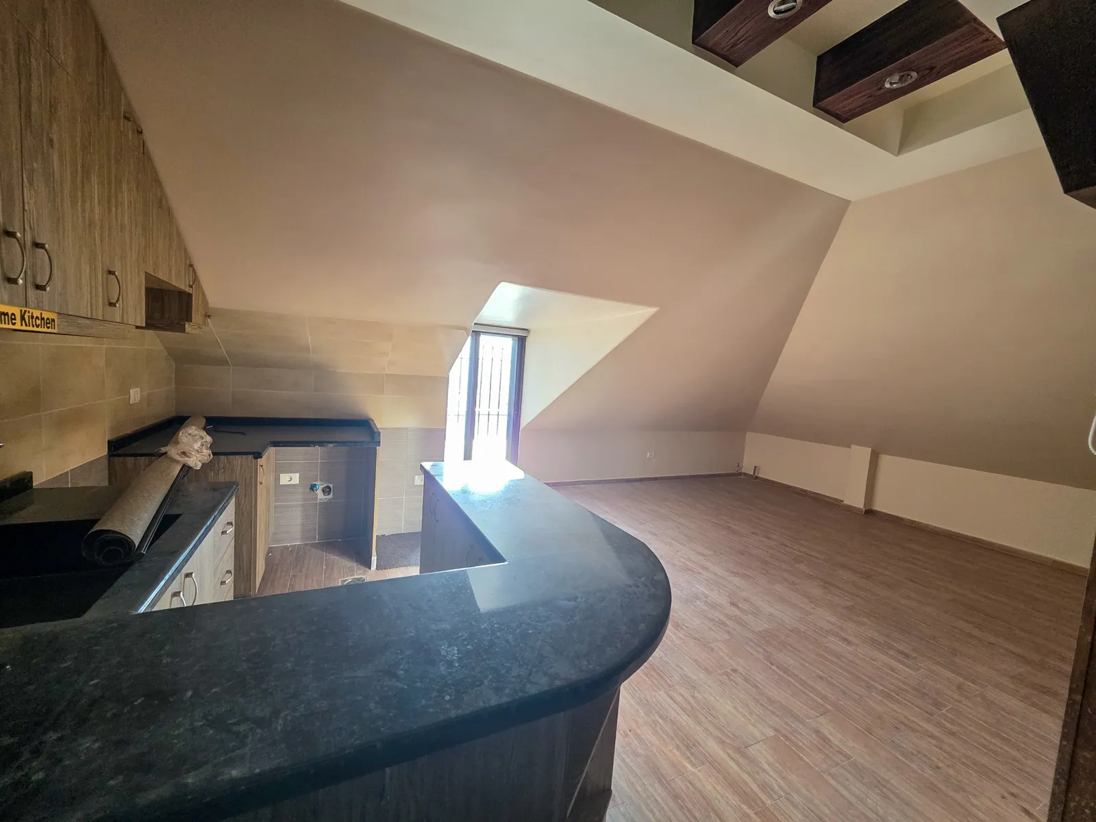 Prime Location Apartment in Aoukar, Metn + Terrace — photo 2