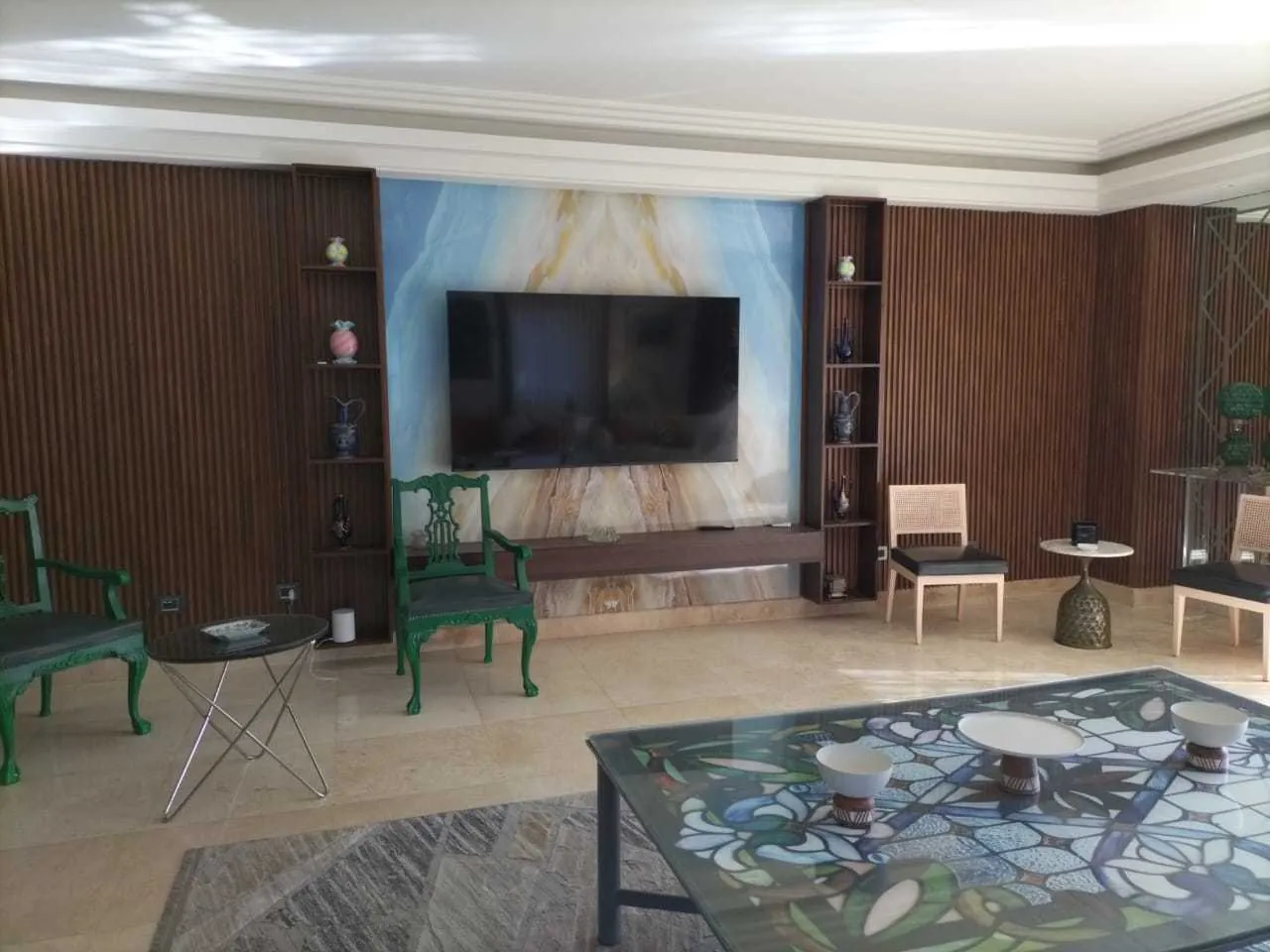 Villa in Hazmieh, Baabda with Breathtaking Panoramic Calm View — الصورة 2