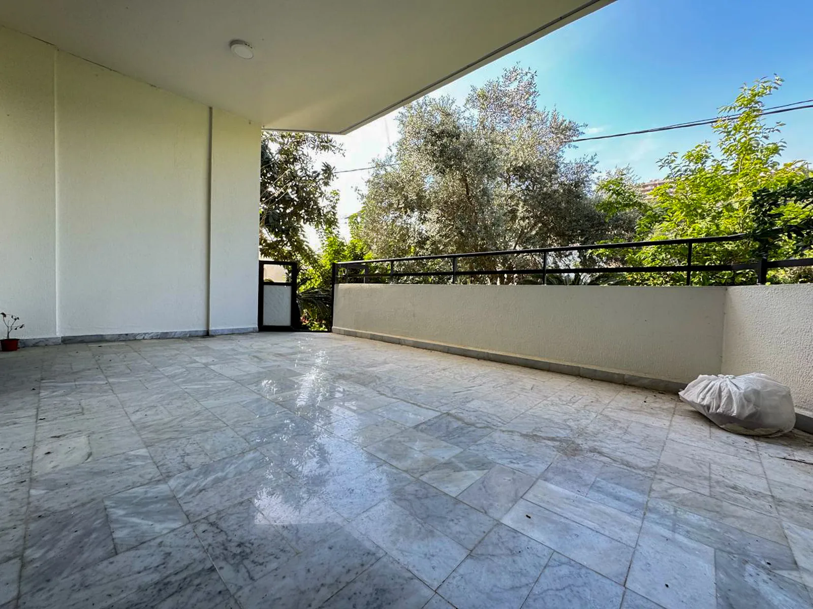 Renovated Apartment in Aoukar, Metn with Terrace + Garden — photo 2