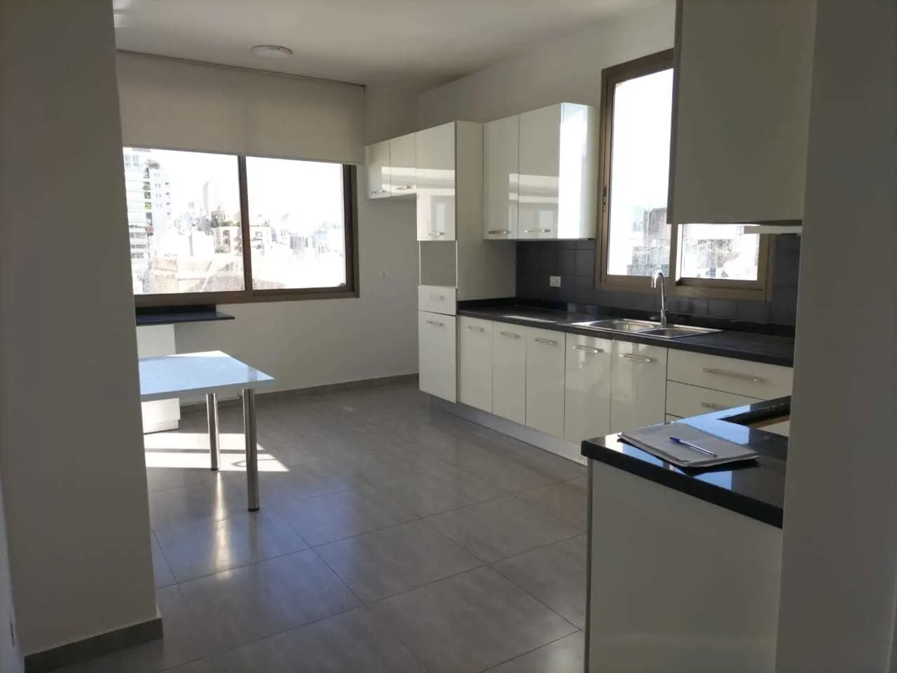 Apartment in Badaro, Beirut with Breathtaking Panoramic Calm View — الصورة 4