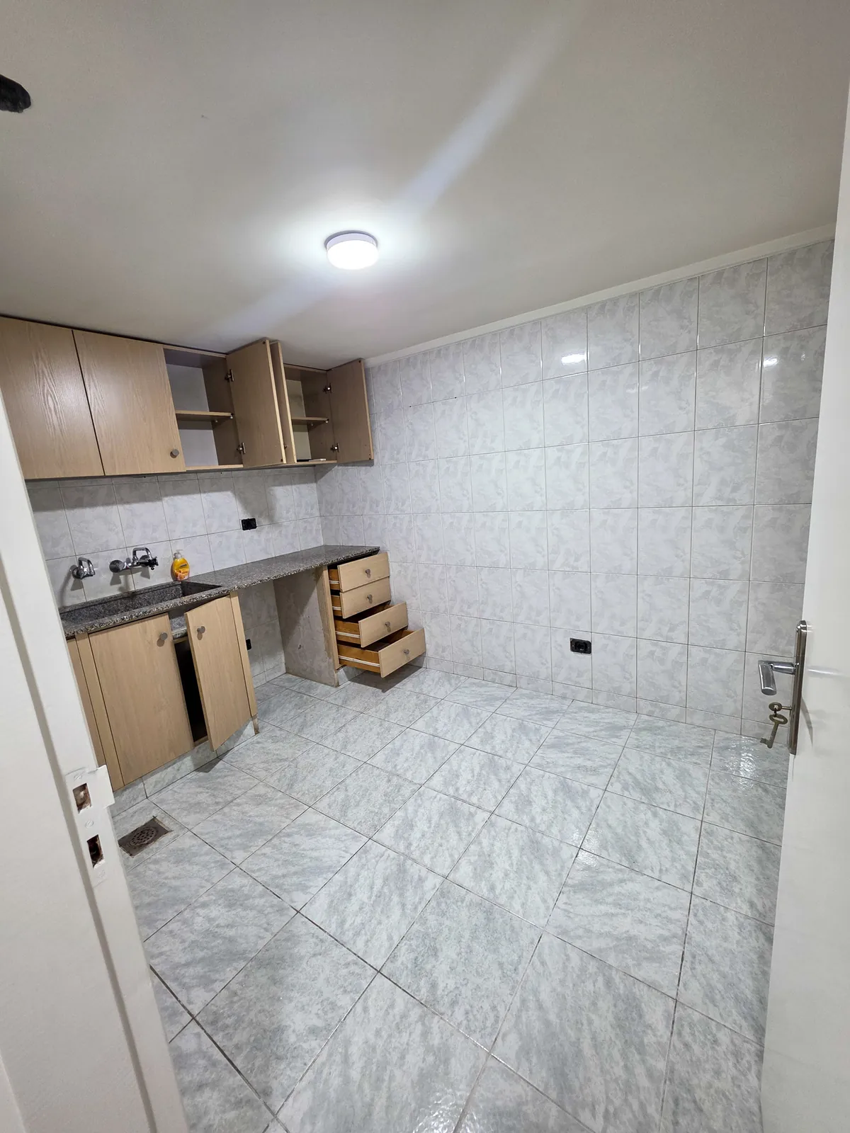 Renovated Apartment in Mazraat Yachouh, Metn with Terrace/Garden — الصورة 3