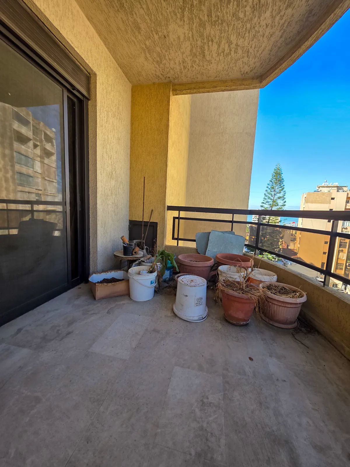Semi-Furnished 3 Bedroom Apartment in Zalka + Partial View — الصورة 3