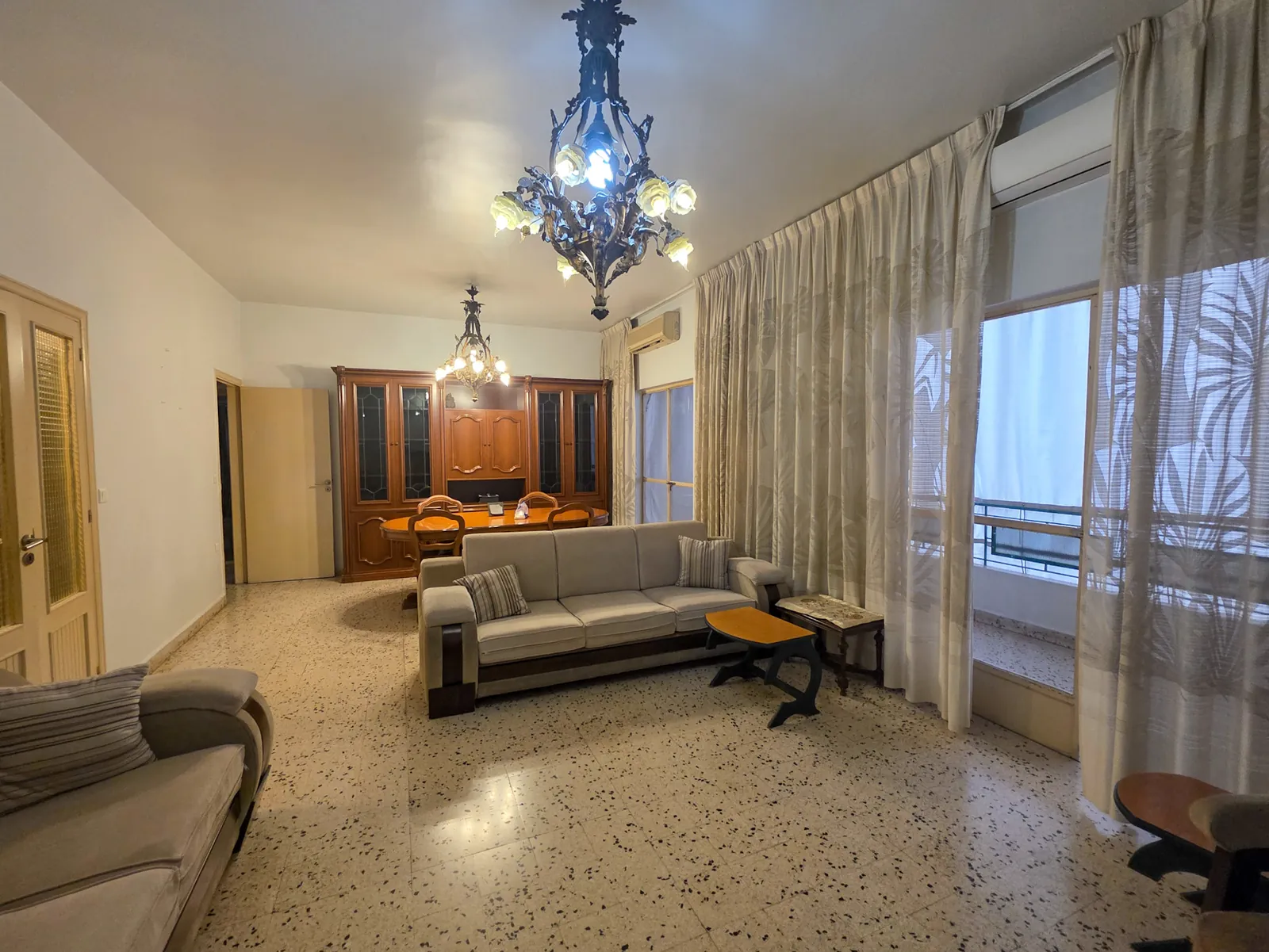 Fully Furnished Prime Location Apartment in Zalka, Metn — الصورة 1