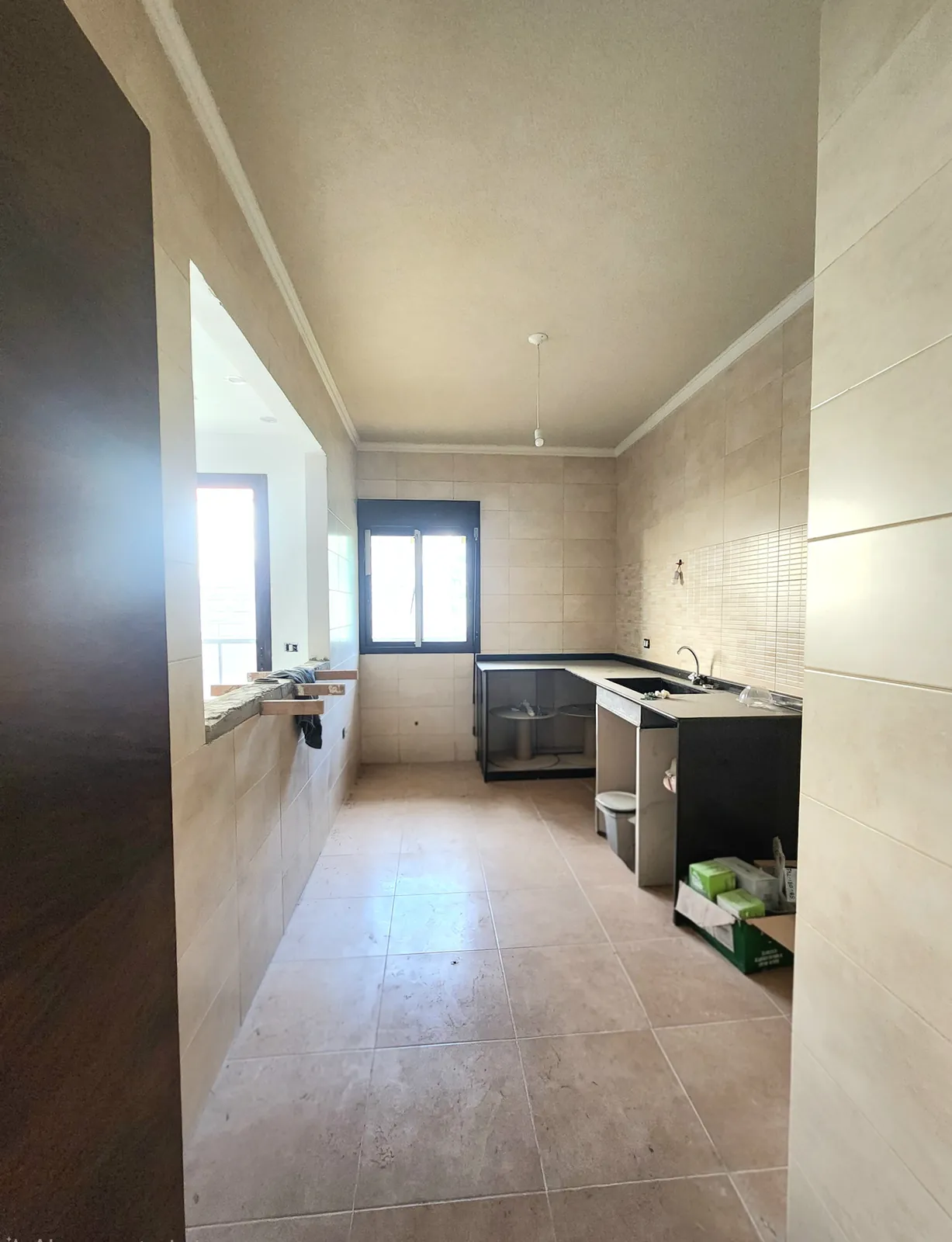 House Loan Eligible- Decorated Apartment in Baabdat ( Qanabet ), Metn with a Partial Mountain View — الصورة 3