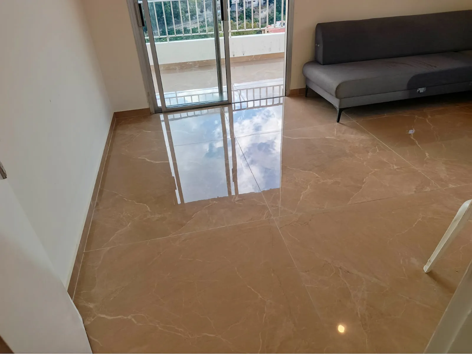Renovated Apartment in Bkenneya, Metn with a Breathtaking Sea View — الصورة 1