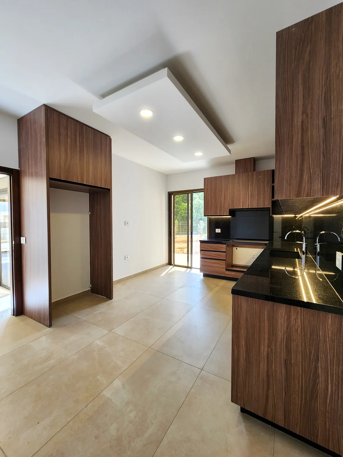 Luxurious Apartment in Baabdat, Metn with a Mountain View + 225 SQM TERRACE — photo 3