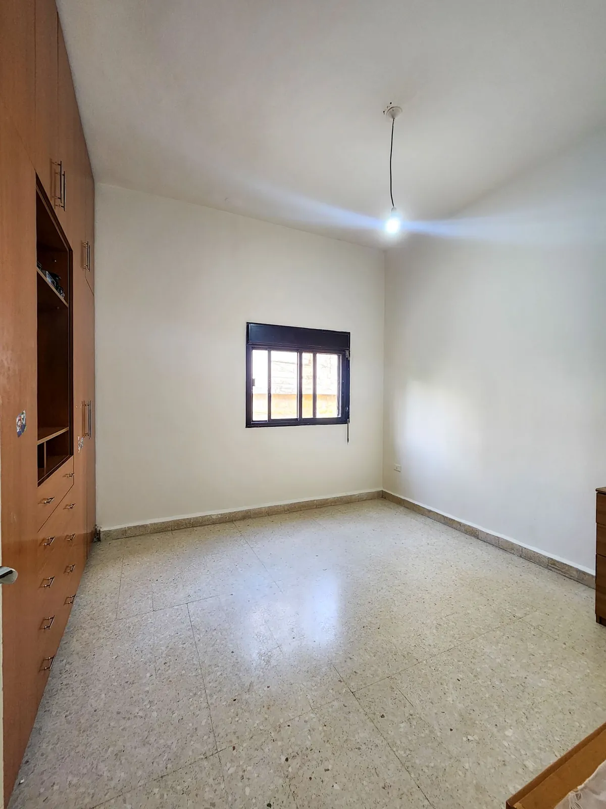Semi-Furnished Apartment in Baabdat, Metn with a Mountain View — الصورة 4