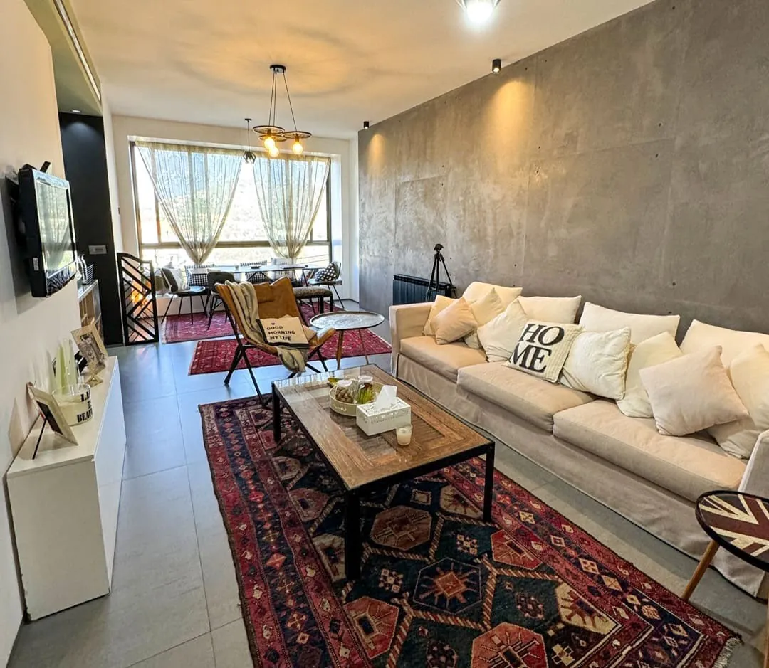 Decorated Apartment in Zikrit, Metn with a Mountain View — الصورة 3