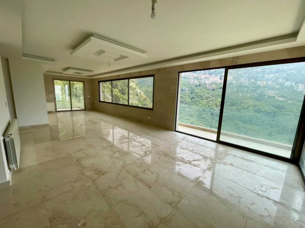 Apartment for Rent/Sale in Kfarhbab in a Very Calm Area — الصورة 2