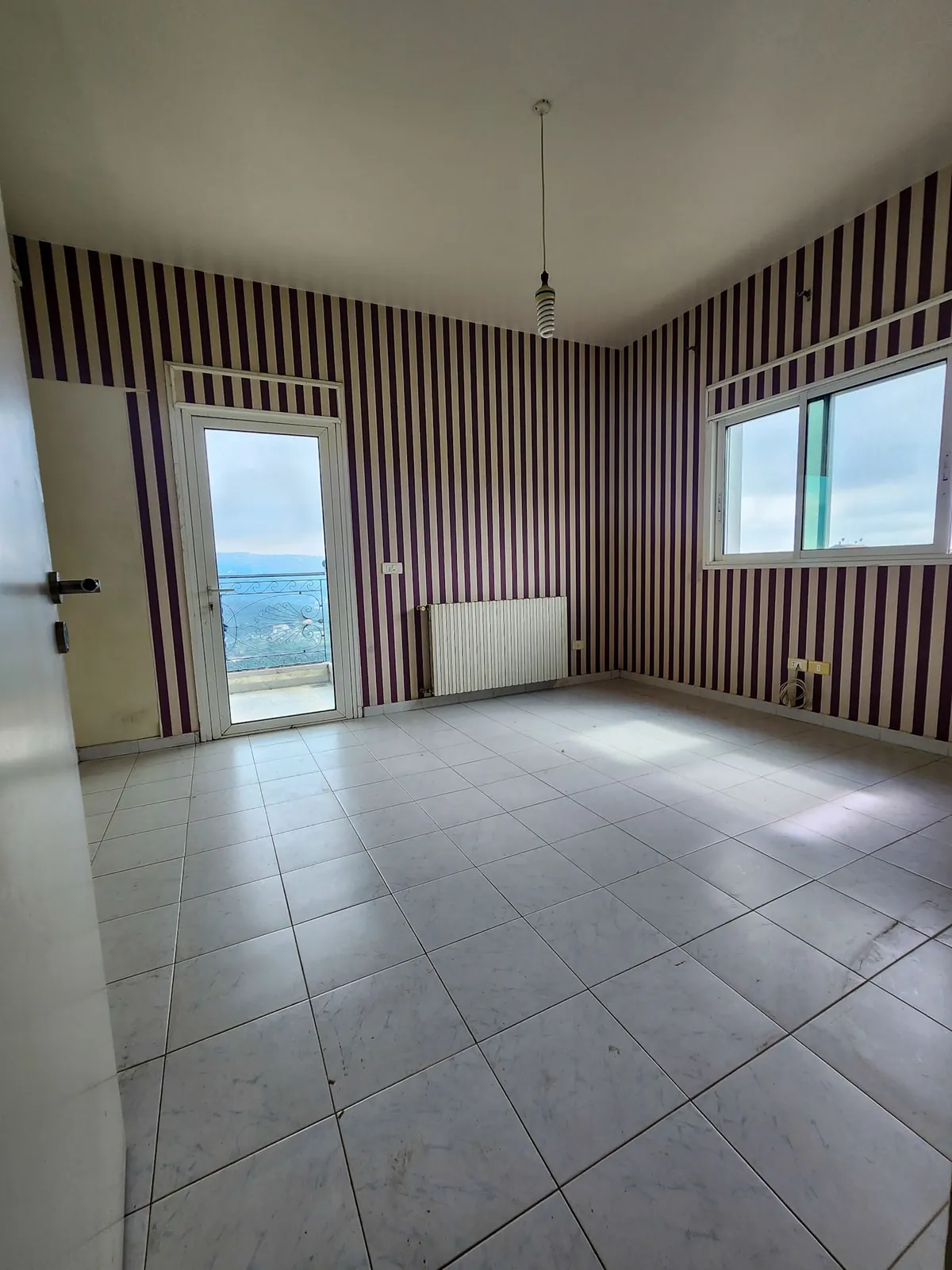 Triplex in Baabdat, Metn with a Breathtaking Mountain View — الصورة 3