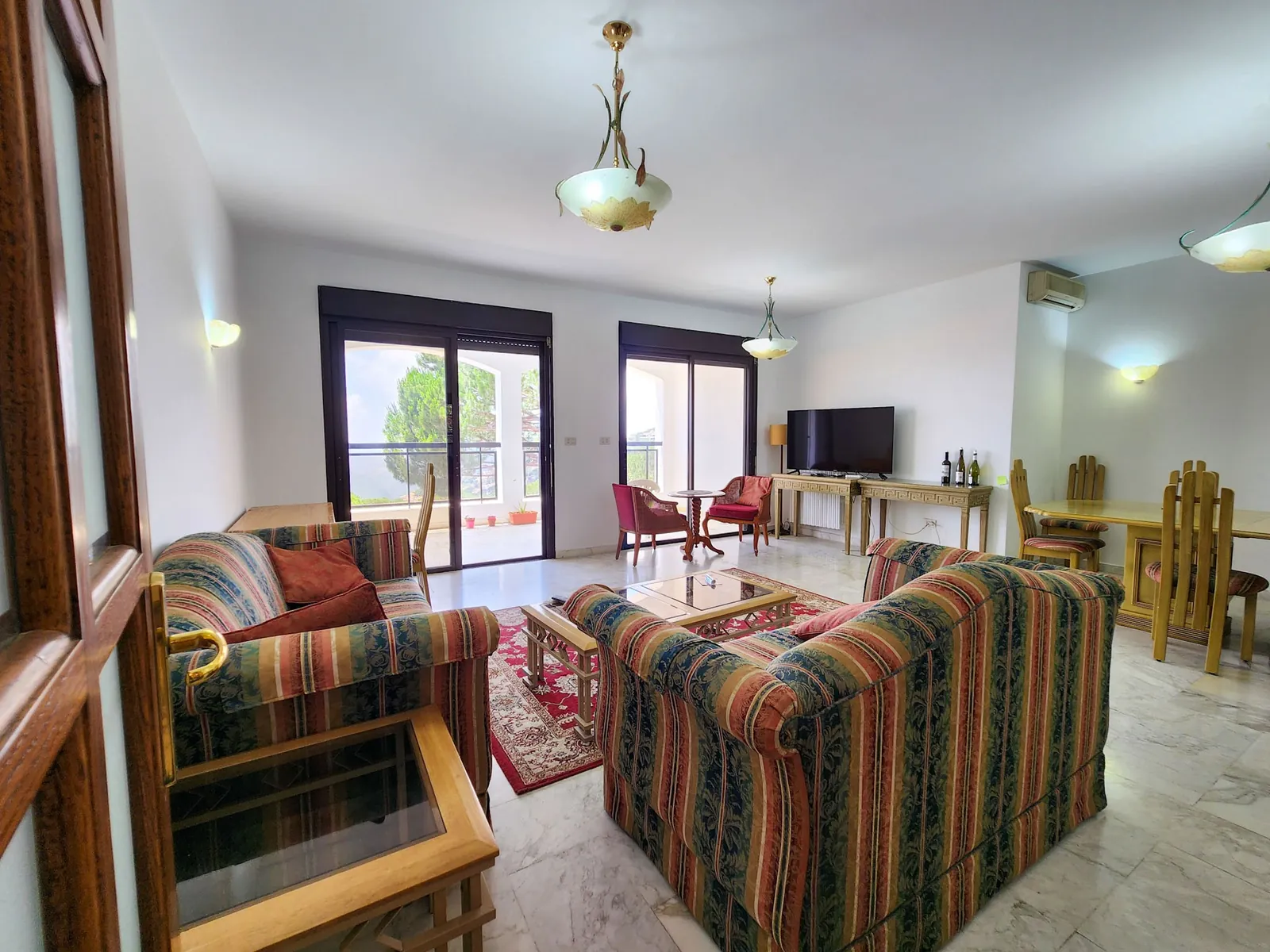Fully Furnished Apartment in Broumana, Metn with a Mountain View — الصورة 2