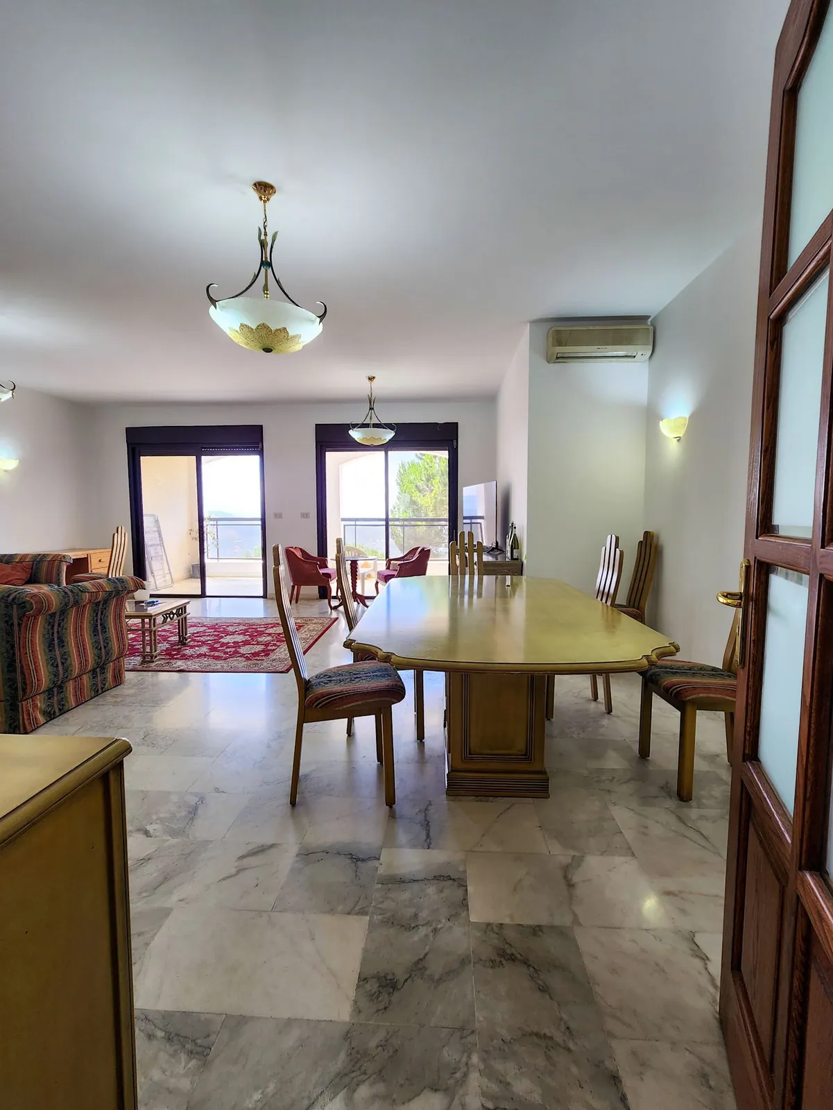 Fully Furnished Apartment in Broumana, Metn with a Mountain View — الصورة 3