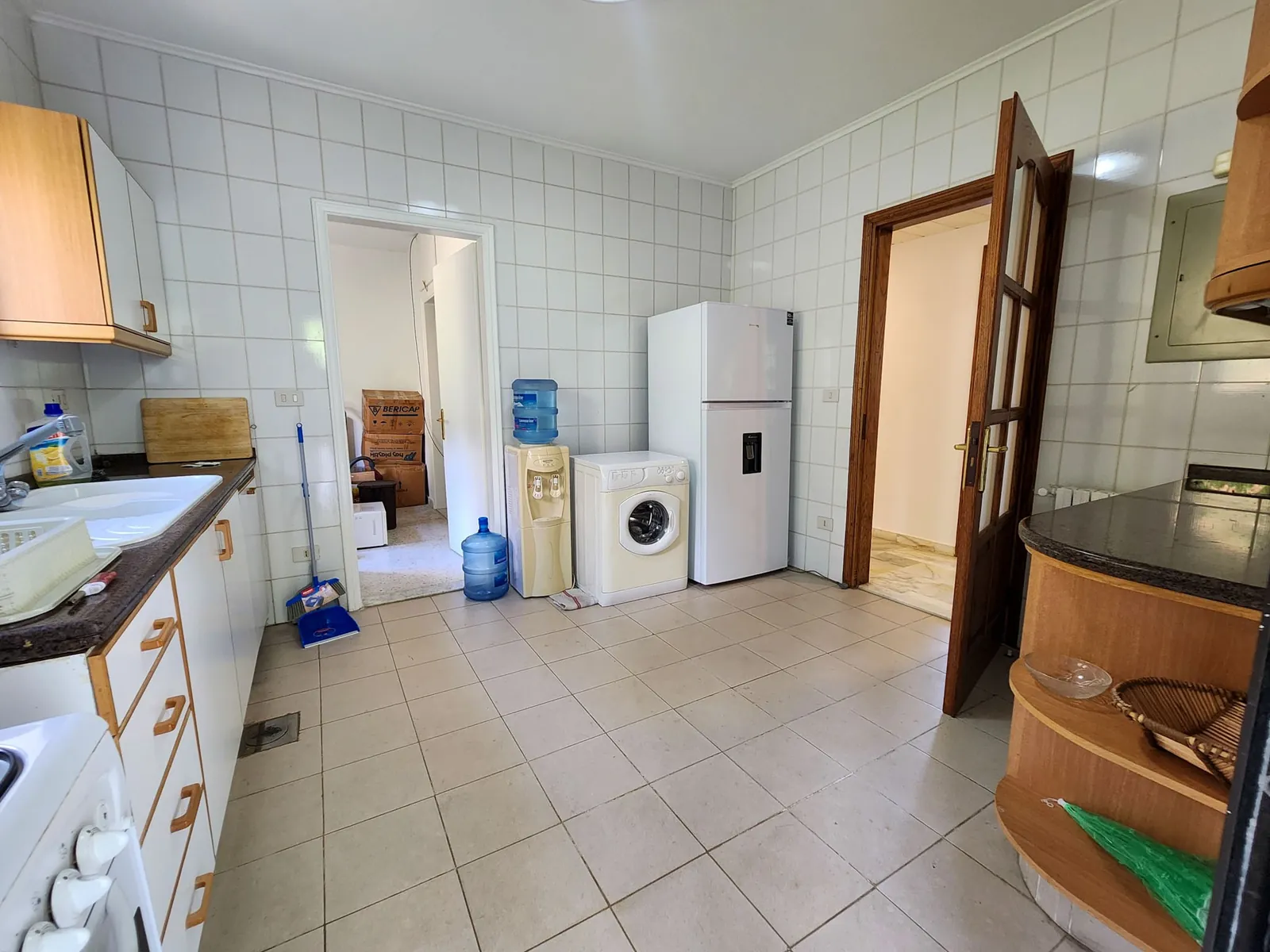 Fully Furnished Apartment in Broumana, Metn with a Mountain View — الصورة 5