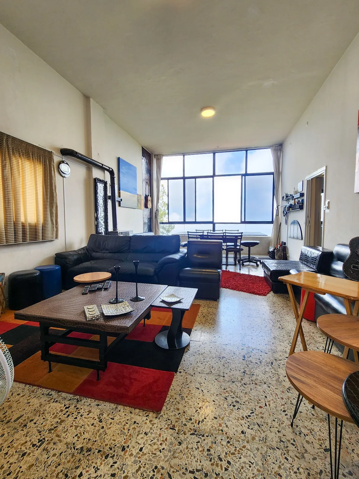 Furnished Apartment in Douar, Metn with a Breathtaking Sea and Mountain View — الصورة 1