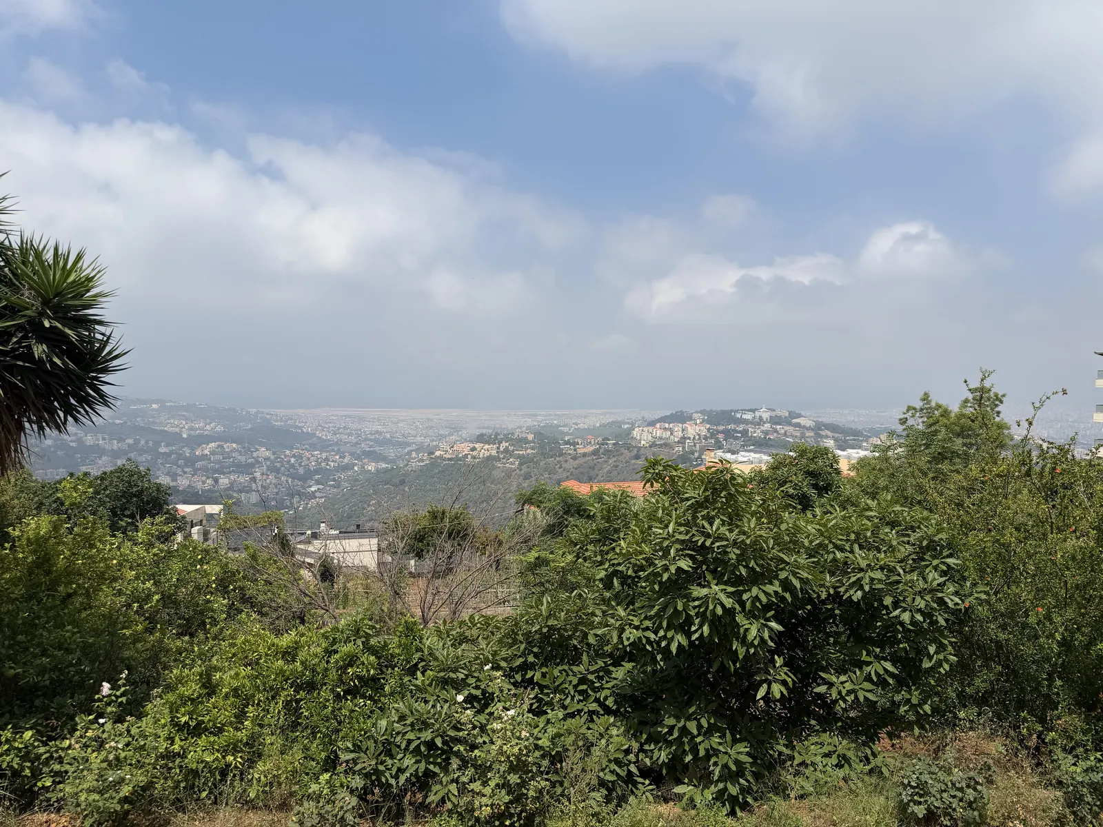 Land in Kahaleh, Aley with Airport + Sea view ( Non Obstructive) — الصورة 2
