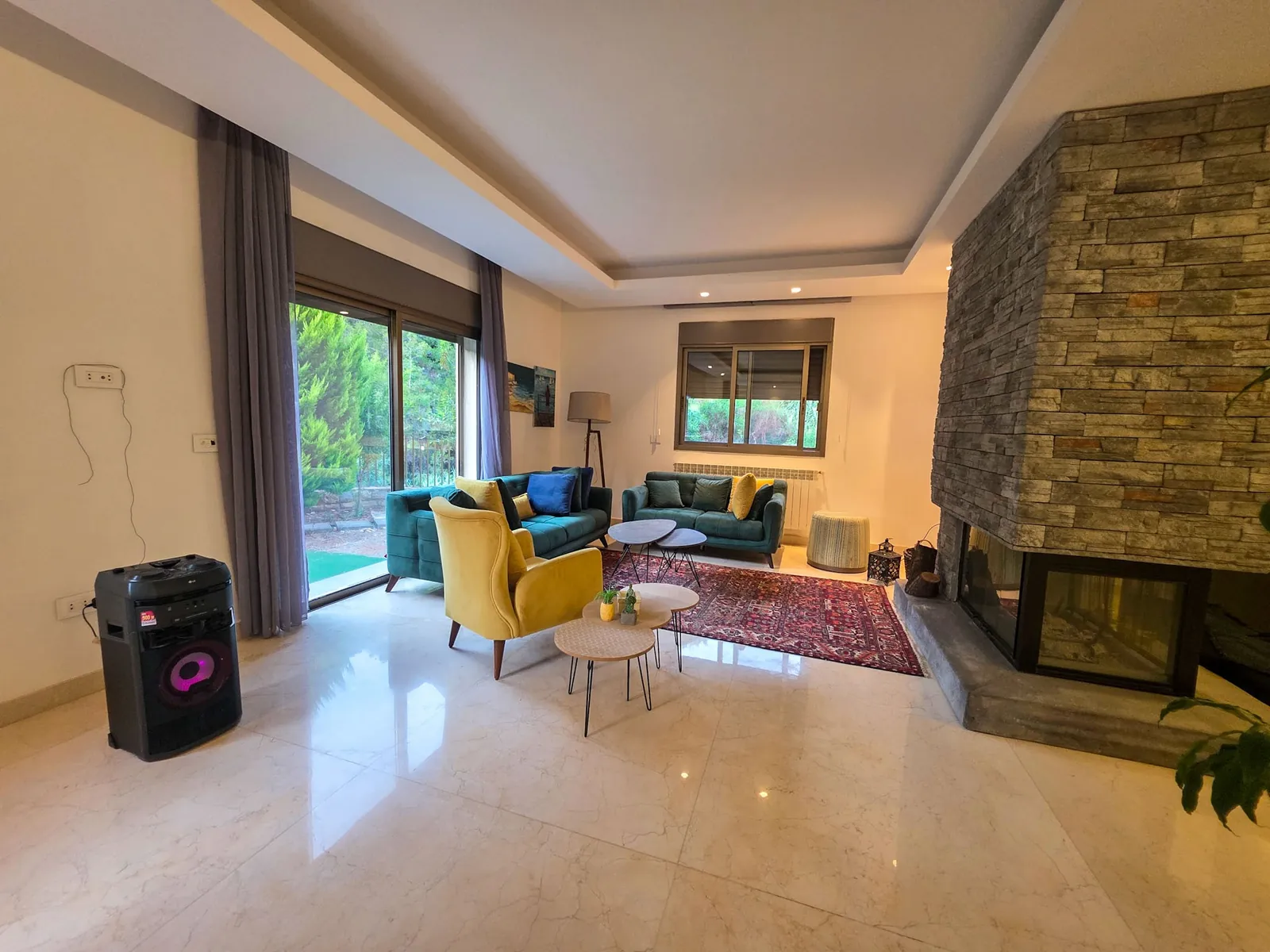 Fully Furnished Villa in Aoukar, Metn + 150 SQM Terrace/Garden — الصورة 4