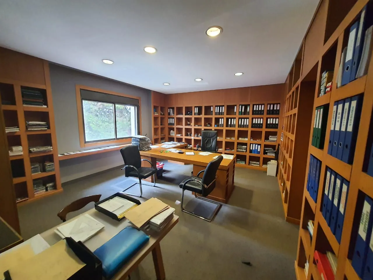 Prime Location for Rent/SALE Furnished Office + Warehouse in Mansourieh, Metn — photo 2