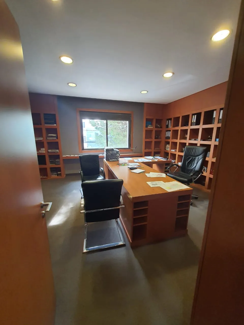 Prime Location for Rent/SALE Furnished Office + Warehouse in Mansourieh, Metn — photo 3
