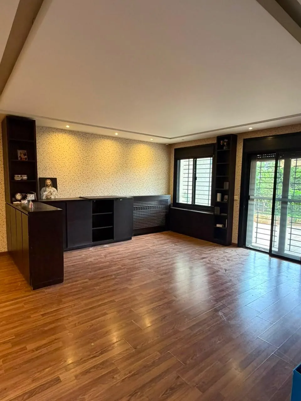 Apartment in Kfarhbab , Keserwan + Terrace