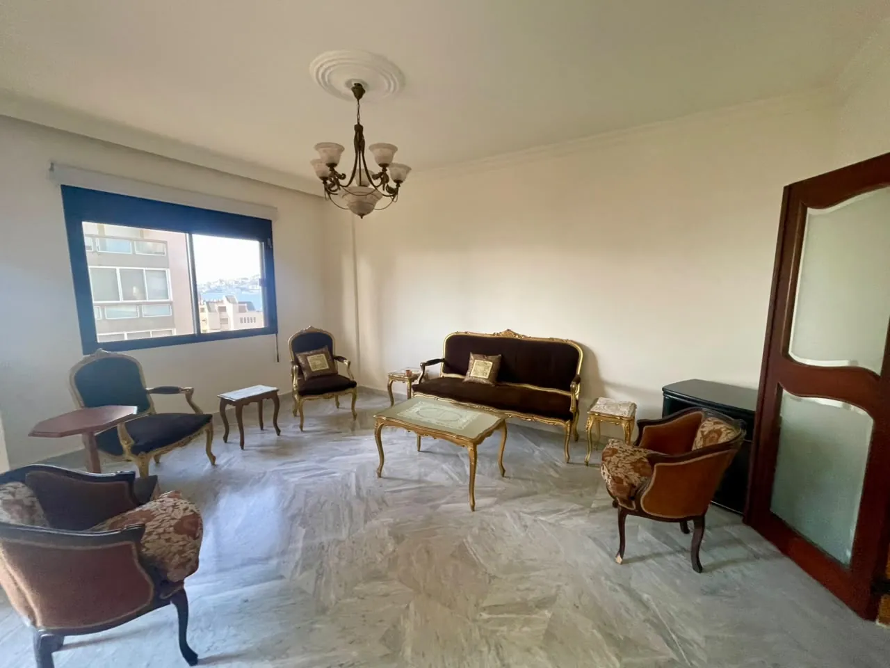 Ultra Prime Location Semi-Furnished Apartment in Kaslik, Keserwan — الصورة 2