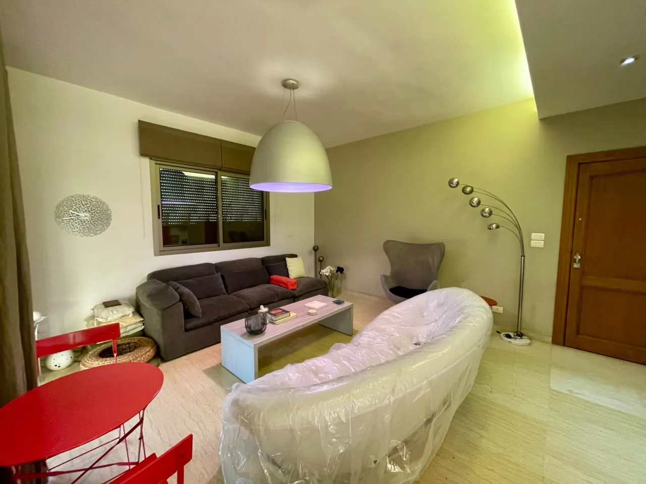 Fully Furnished Apartment for Sale in Haret Sakher with Sea View — الصورة 4