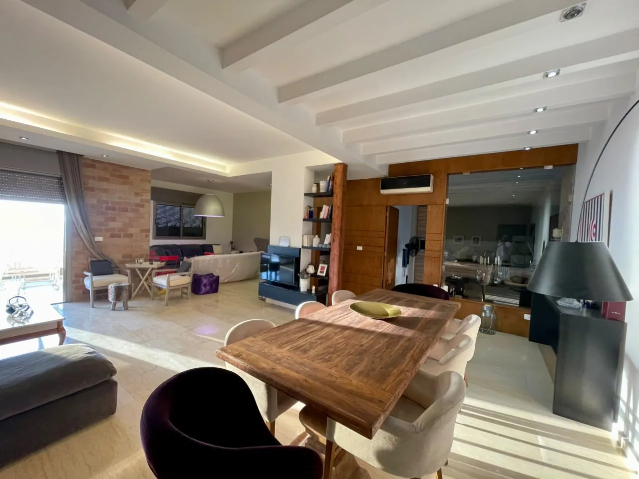 Fully Furnished Apartment for Sale in Haret Sakher with Sea View — الصورة 5