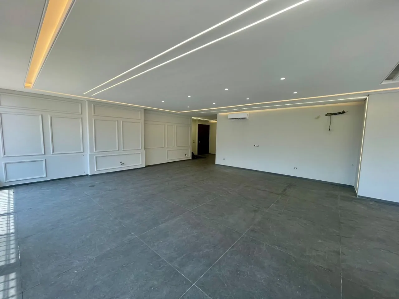 230 SQM Prime Location Apartment in Kfarhbab + 150 SQM TERRACE — الصورة 2