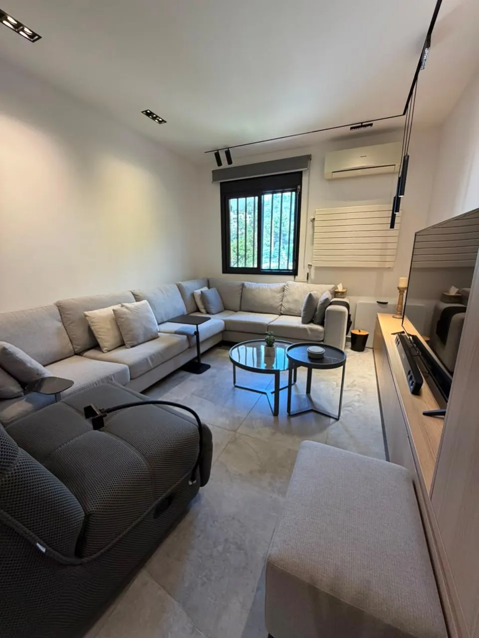 Apartment for Sale in Kfour in a Very Calm Area — الصورة 4