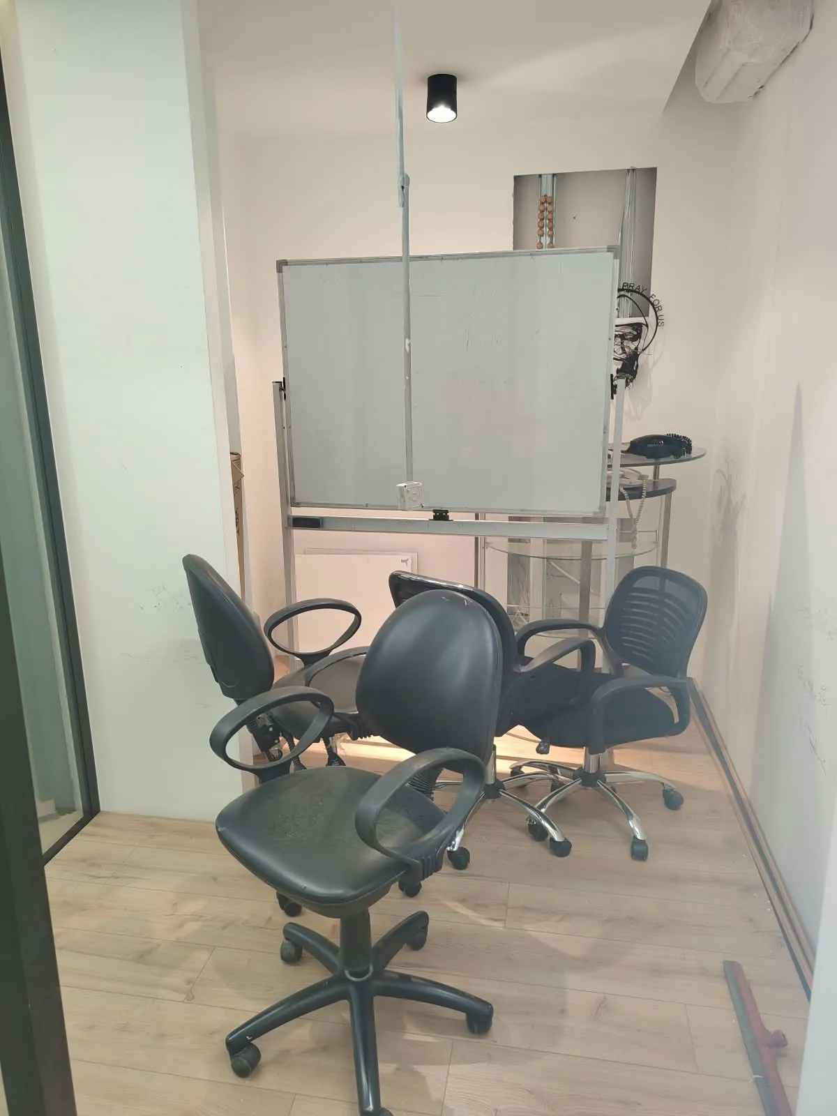 Prime Location Office in Hazmieh, Baabda — الصورة 3