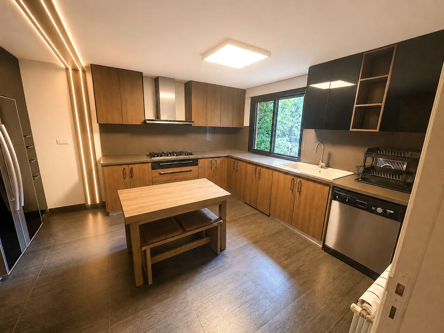 Prime Location Semi Furnished Duplex in Beit El Kikko, Metn — الصورة 5