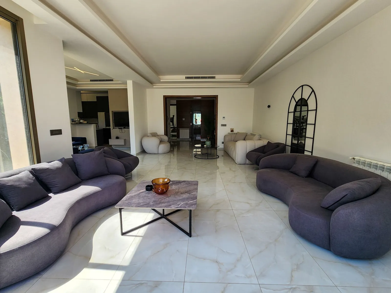Fully Furnished VILLA in Baabdat , Metn with a Breathtaking Mountain View — الصورة 4