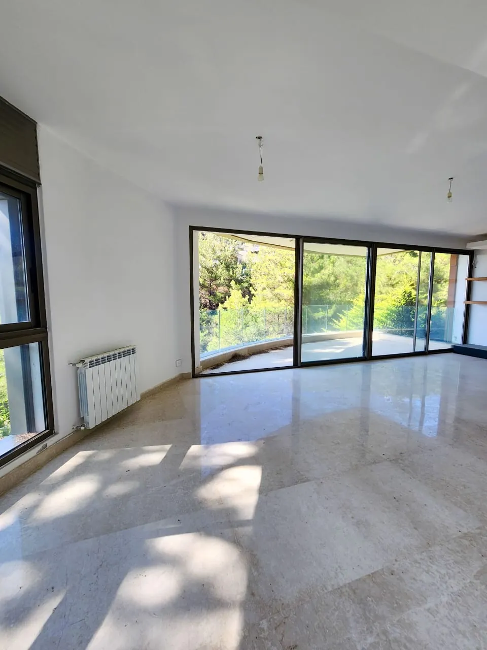 HIGH END Apartment for Sale/RENT in Baabdat, Metn with a Breathtaking Mountain View — الصورة 2