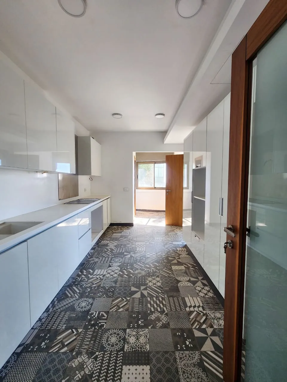 HIGH END Apartment for Sale/RENT in Baabdat, Metn with a Breathtaking Mountain View — الصورة 4