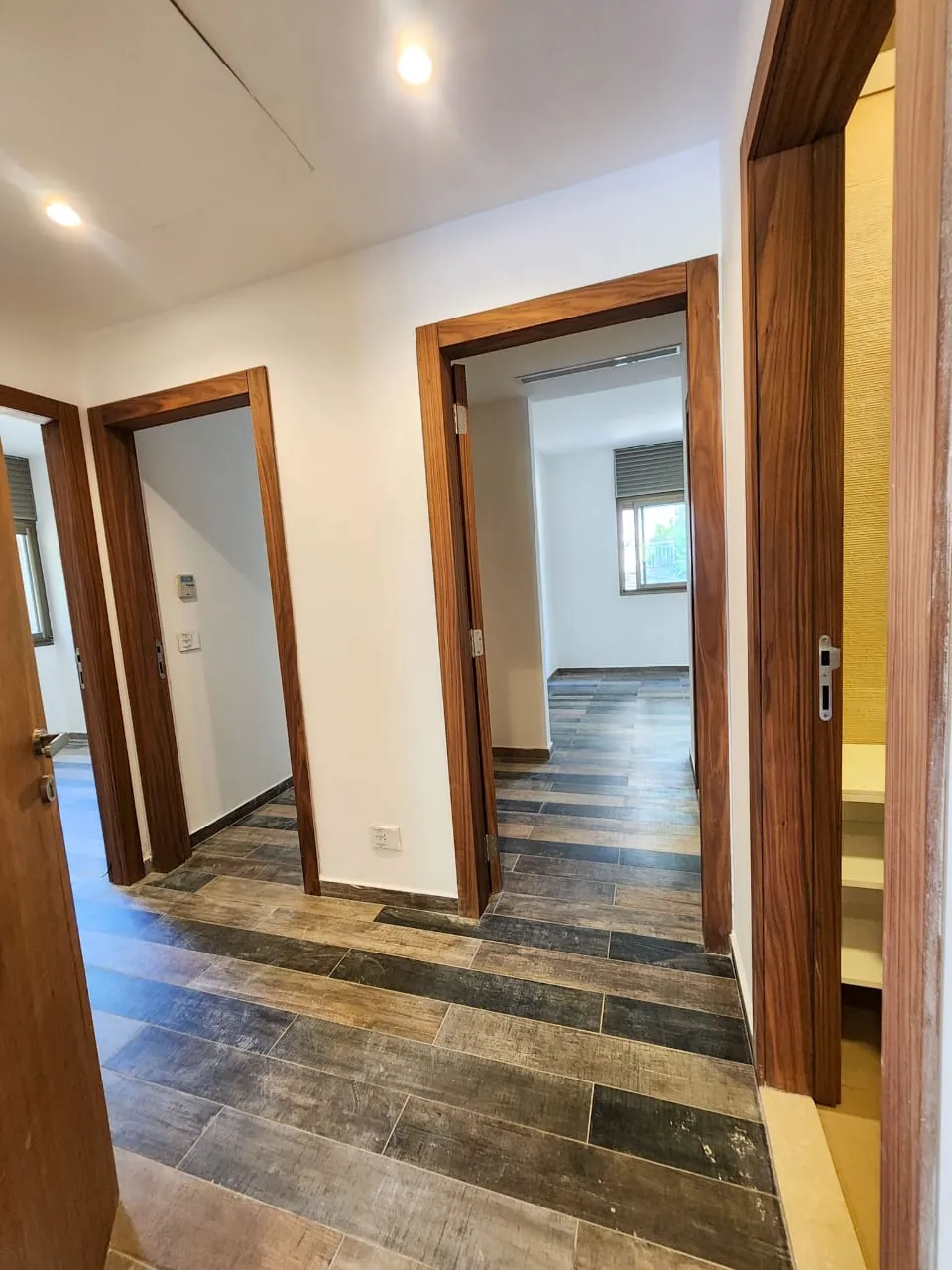 HIGH END Apartment for Sale/RENT in Baabdat, Metn with a Breathtaking Mountain View — الصورة 5