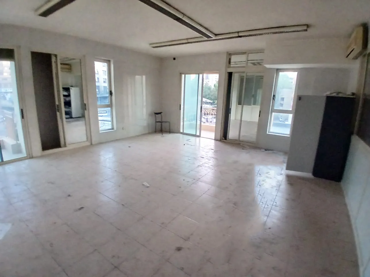 Prime Location Office in Sin El Fil, Metn — الصورة 2