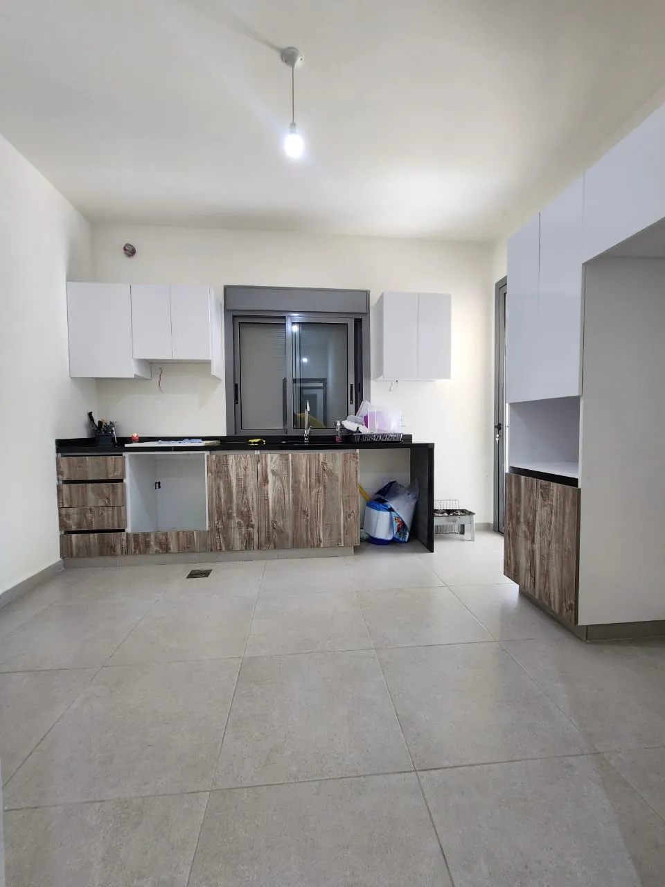 Apartment in Douar, Metn with a Breathtaking Mountain View — الصورة 3