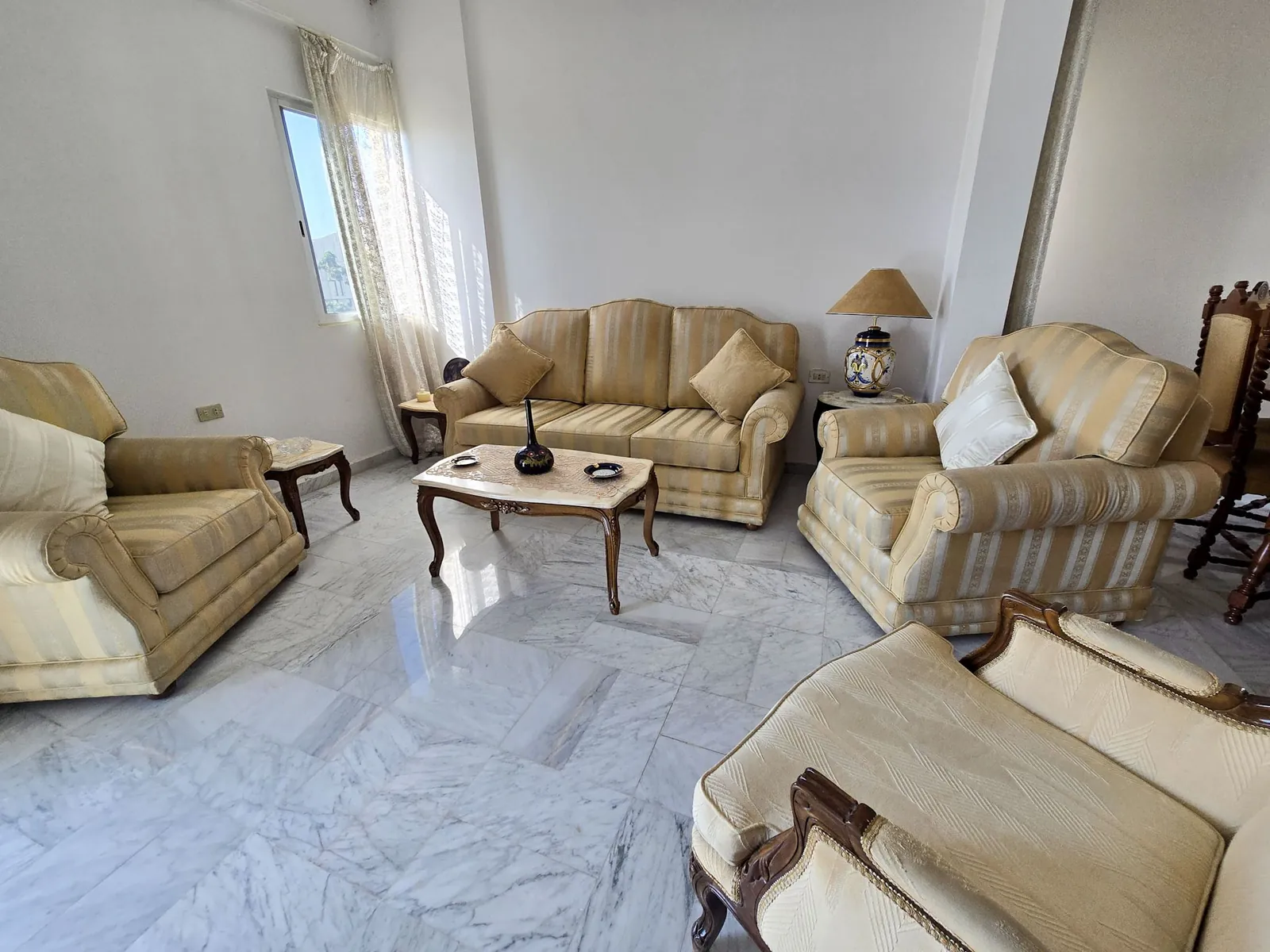Semi Furnished Spacious Apartment in Aoukar, Metn with Sea View — الصورة 5