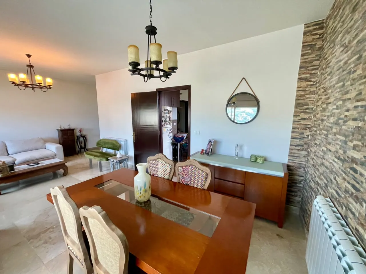 Fully Decorated Apartment for Sale in Ghazir with Sea and Mountain View — الصورة 3