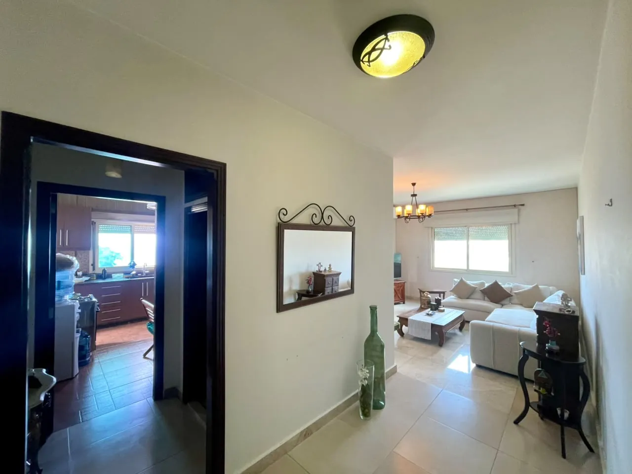 Fully Decorated Apartment for Sale in Ghazir with Sea and Mountain View — الصورة 4