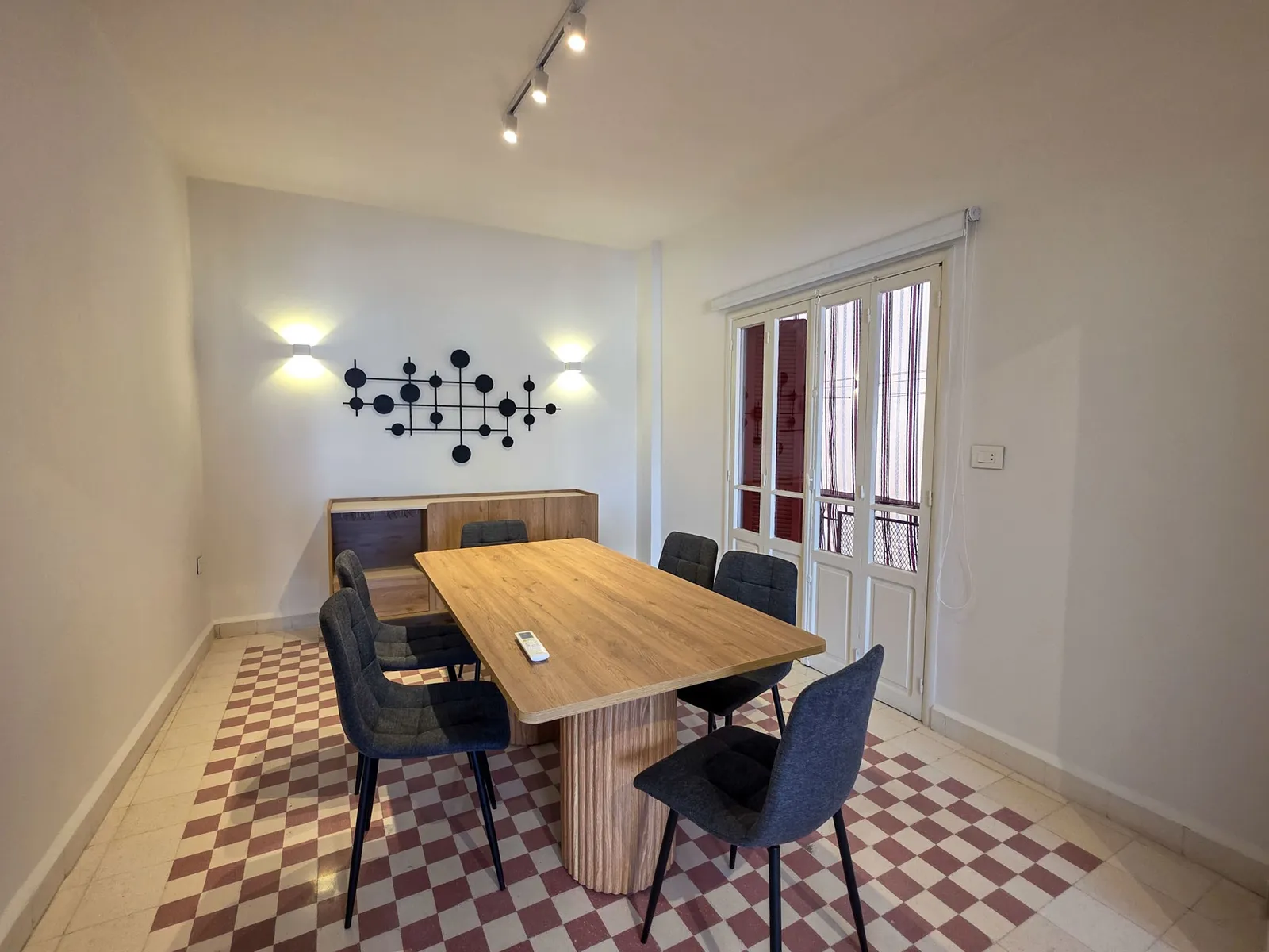 Fully Furnished Prime Location Apartment in Achrafieh, Beirut — photo 3