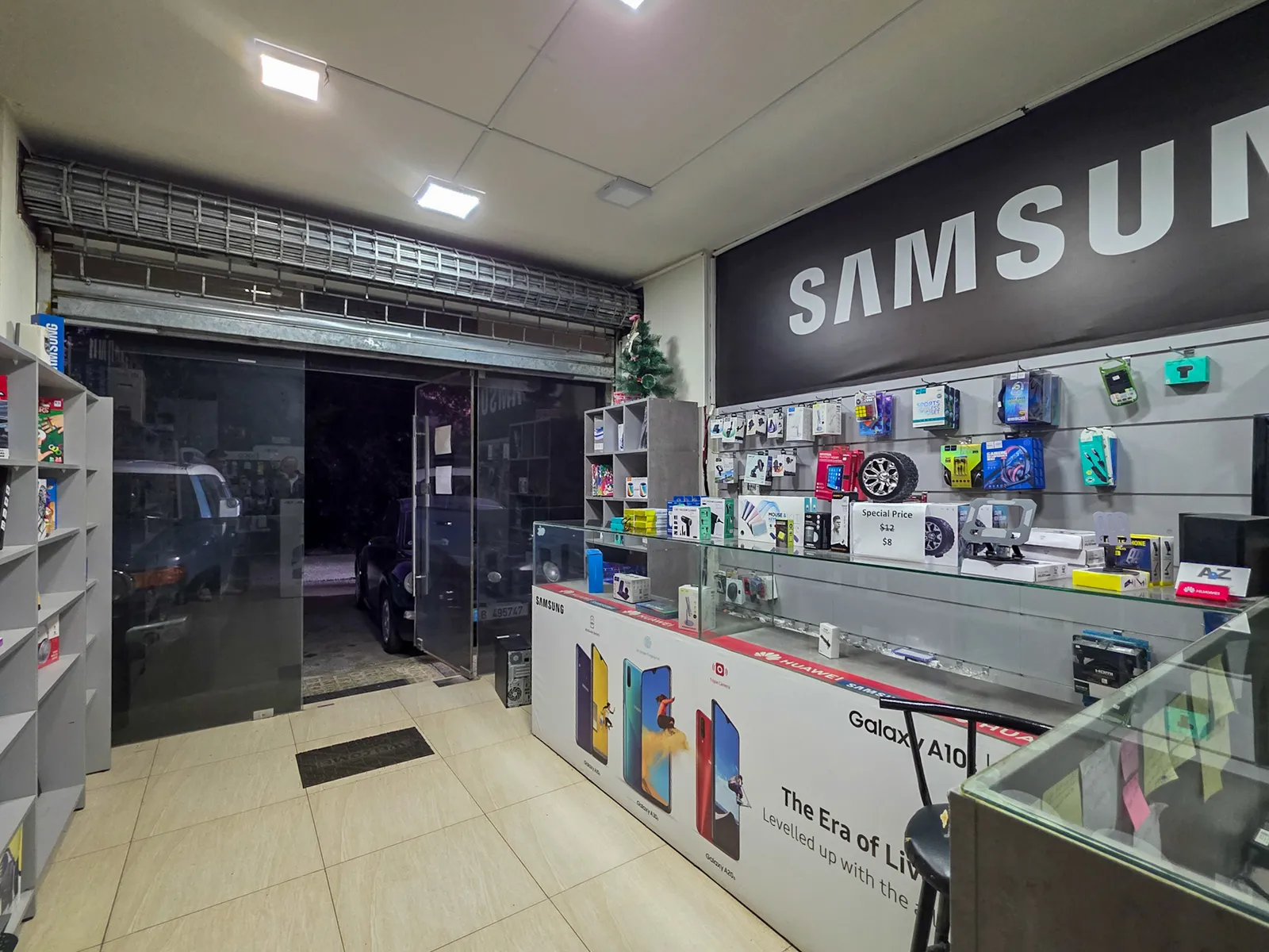 Prime Location Shop in Atchaneh, Metn — photo 2