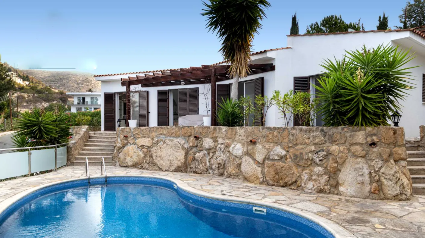 Villa in Paphos, Cyprus with Full Panoramic Sea and Mountain View