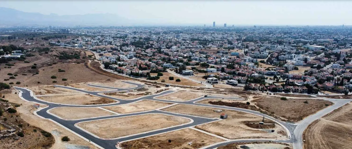 Land in Nicosia, City Center Cyprus overlooking the Mountains — photo 2