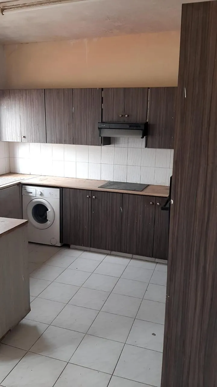 Need Renovation - Prime Location Apartment in Cyprus, Larnaca — photo 2