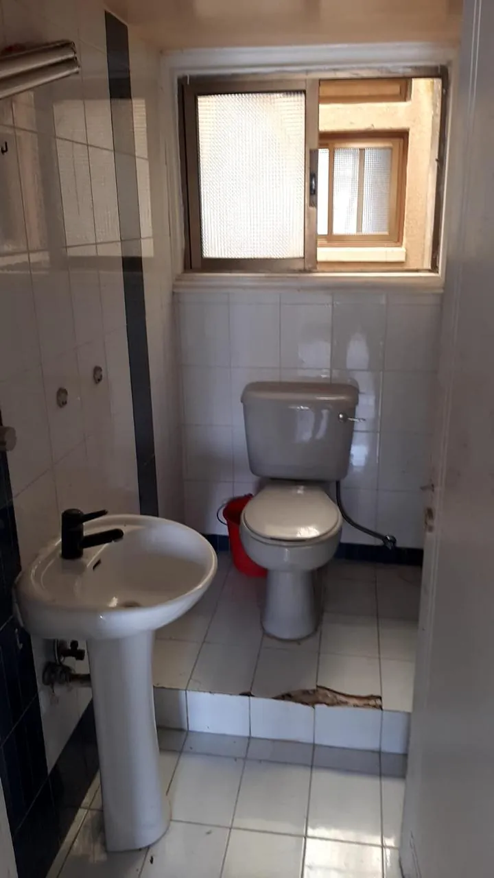 Need Renovation - Prime Location Apartment in Cyprus, Larnaca — photo 5