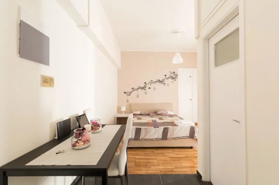 Apartment for Sale in Center Athens, Greece — الصورة 3