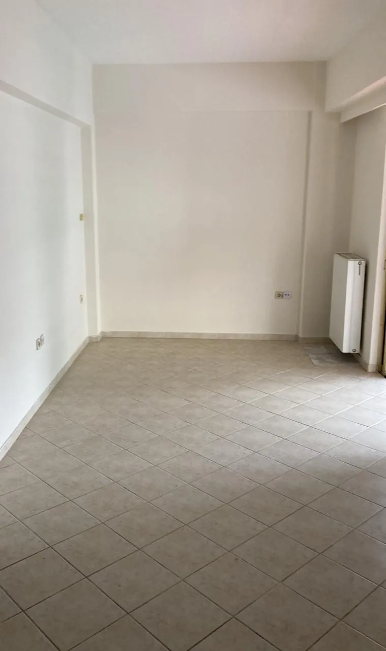 Apartment in Platia Attiki, Athens, Greece — photo 5